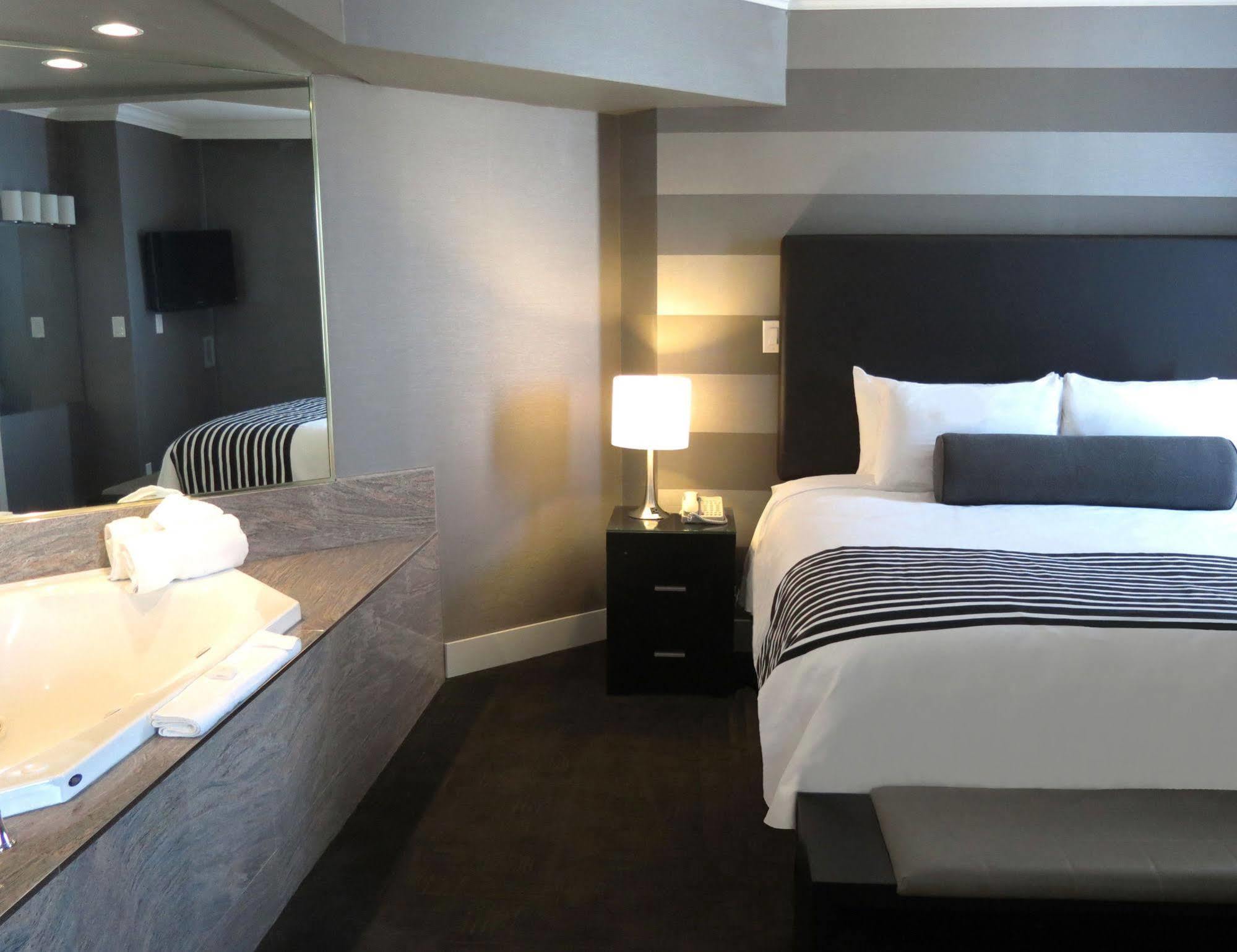 Sandman Signature Mississauga Hotel Kültér fotó